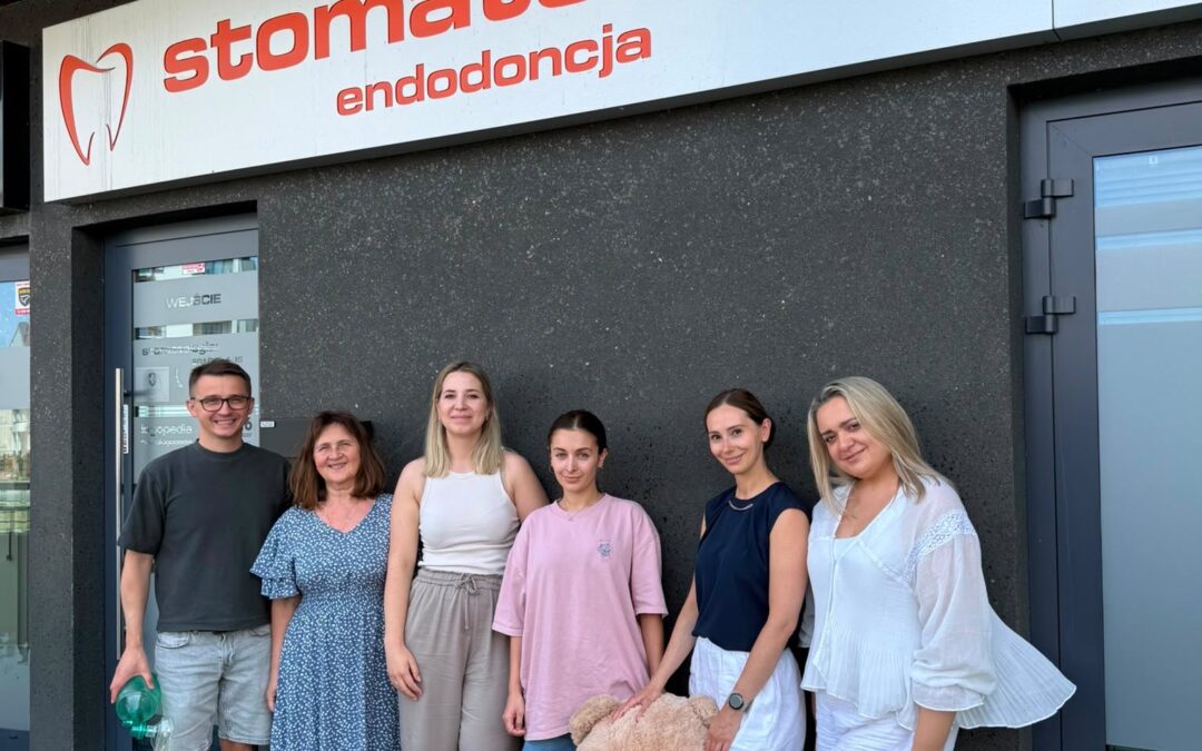 Bezpieczeństwo na pierwszym miejscu: Zespół Stomatologia-Endodoncja po intensywnym szkoleniu z pierwszej pomocy